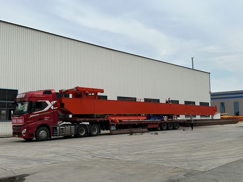 重慶某公司采購我公司一臺新式雙梁通用橋式起重機。