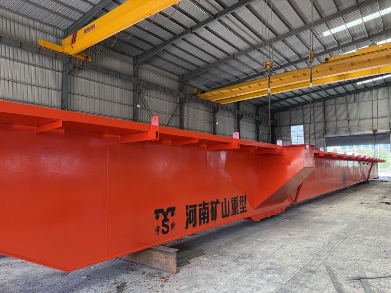 河北邯鄲某鋼鐵貿易商，2025年已在我公司采購四臺MG通用門式起重機，我公司根據客戶的實際使用工況，按需設計制作，滿足客戶的要求。